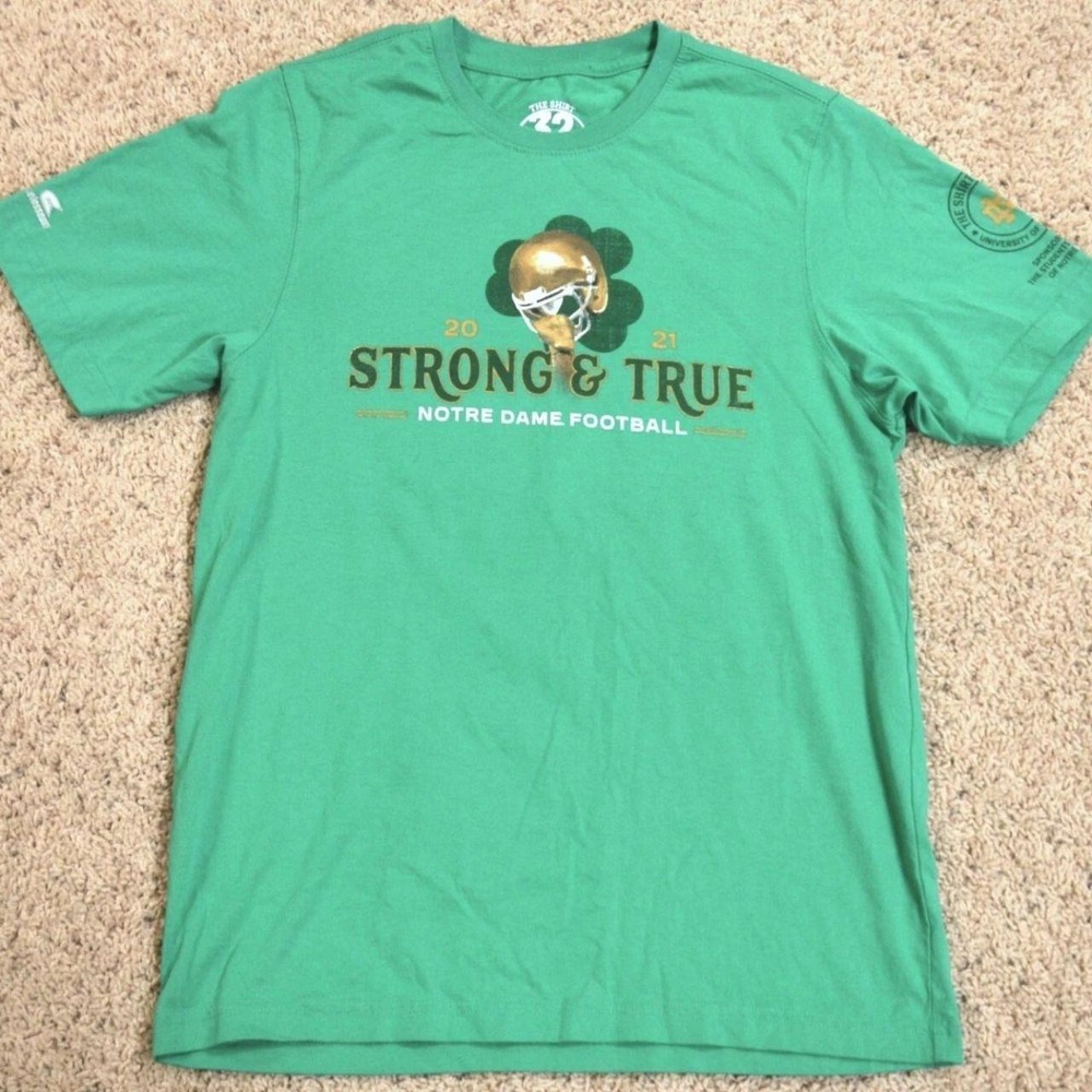 Notre Dame Shirt Mens Medium Green Football Helmet Irish Logo Graphic Print
